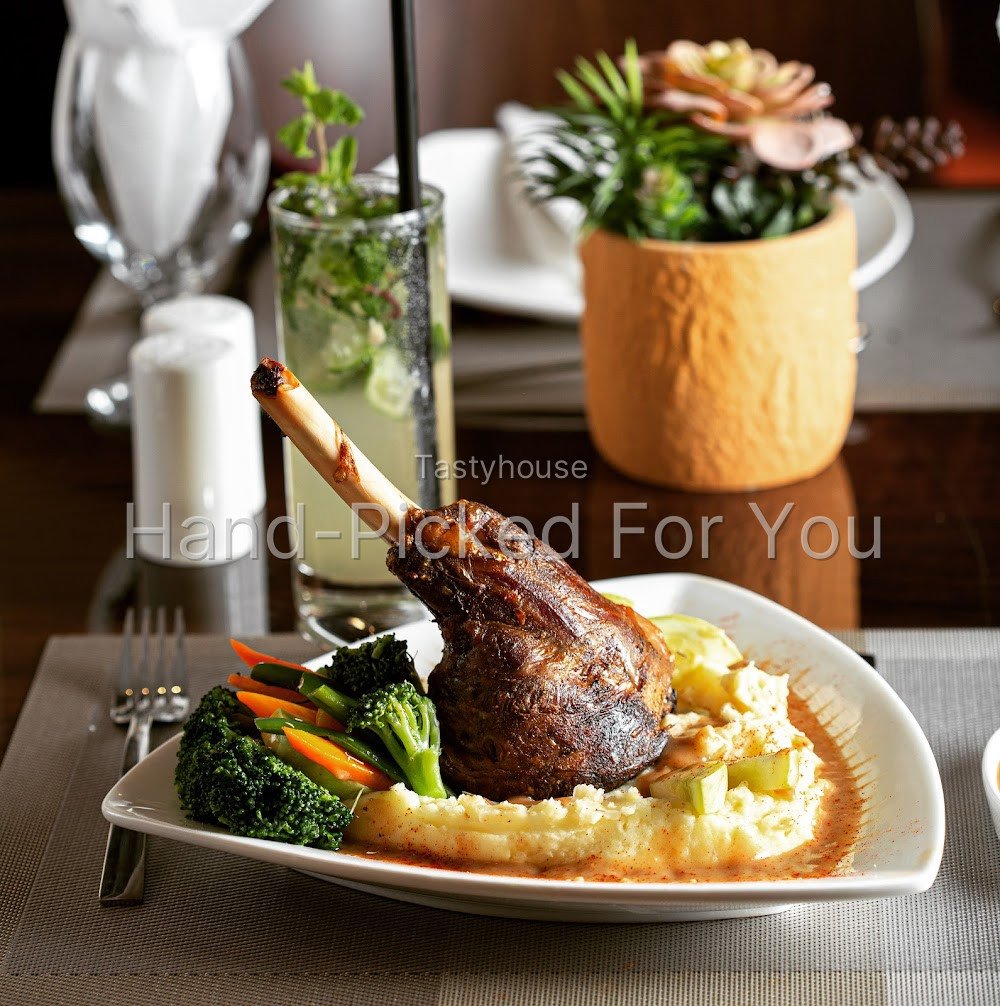 Lamb Shank with Mashed Potato