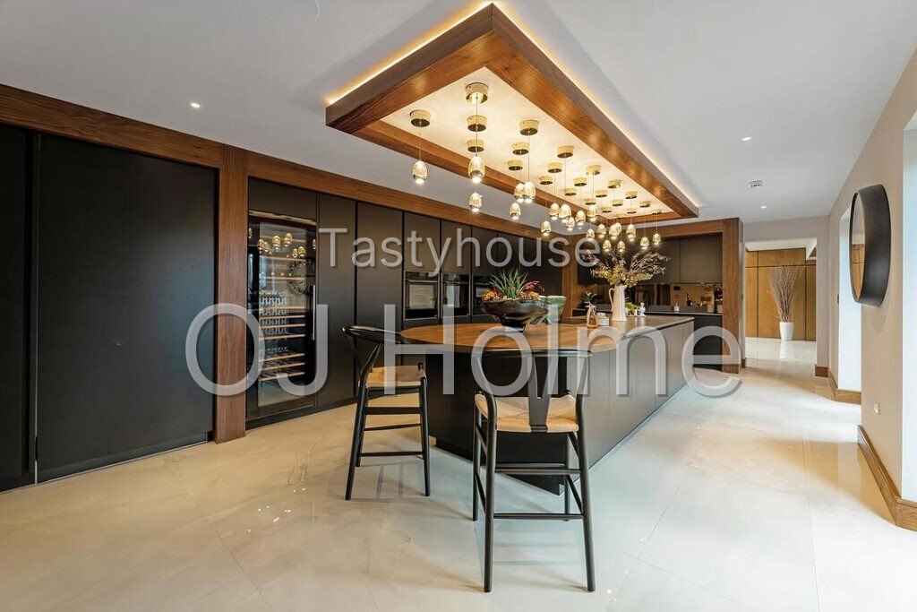 Luxurious 6-Bedroom Villa with Indoor & Outdoor Swimming Pools