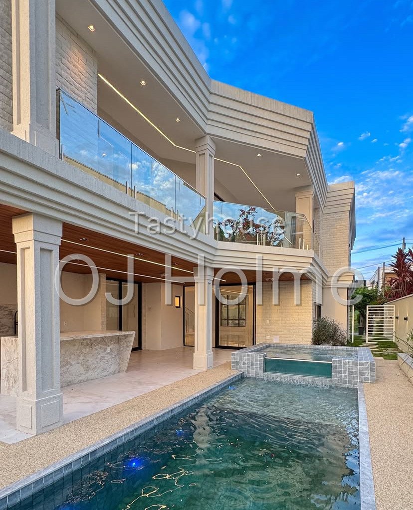 Luxurious 6-Bedroom Villa with Indoor & Outdoor Swimming Pools