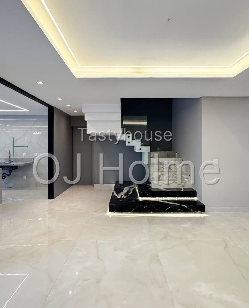 5 Bedroom Duplex