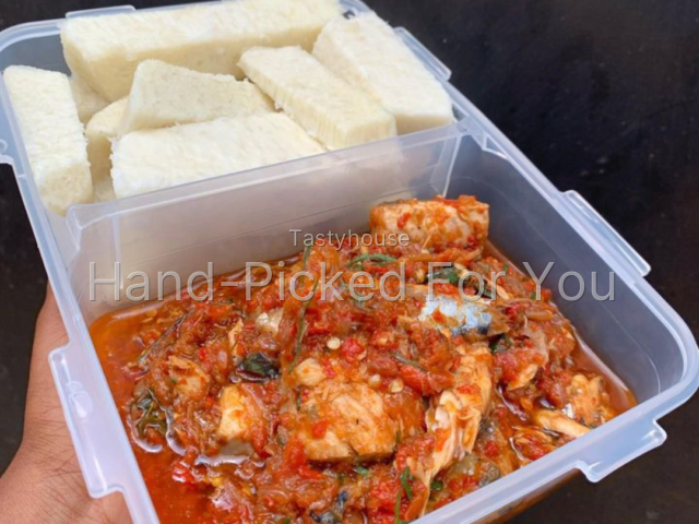 Boiled yam with fish sauce