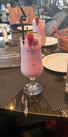 Crushed Ice Strawberry Smoothie