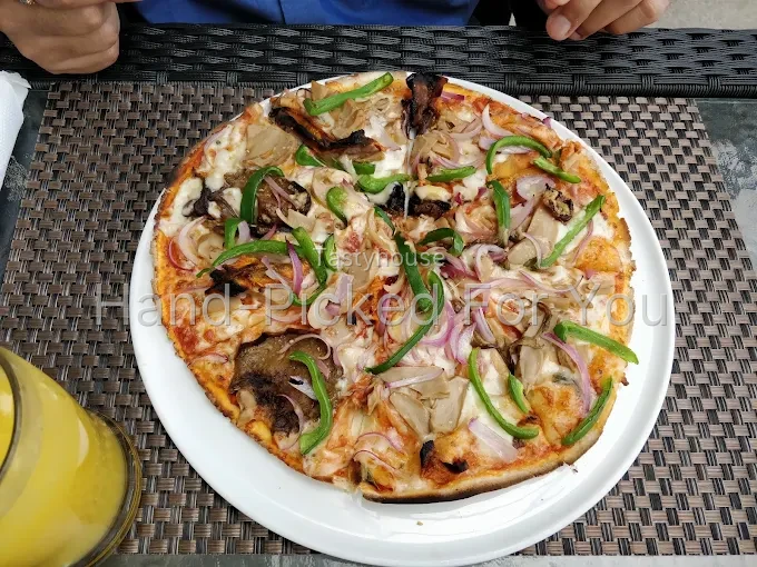 Chicken Suya Pizza