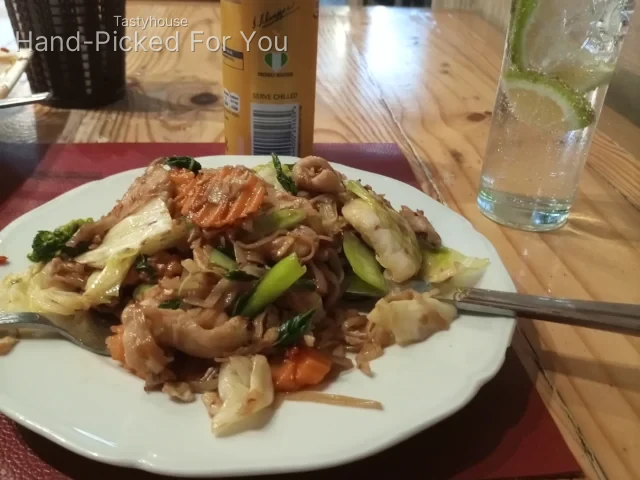 Pad Khi Mao Gai/Nuea